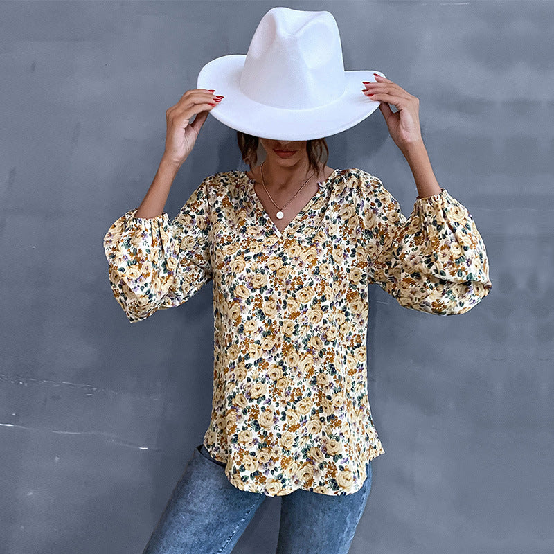 Loose Floral Blouse with V-Neck and Balloon Sleeves