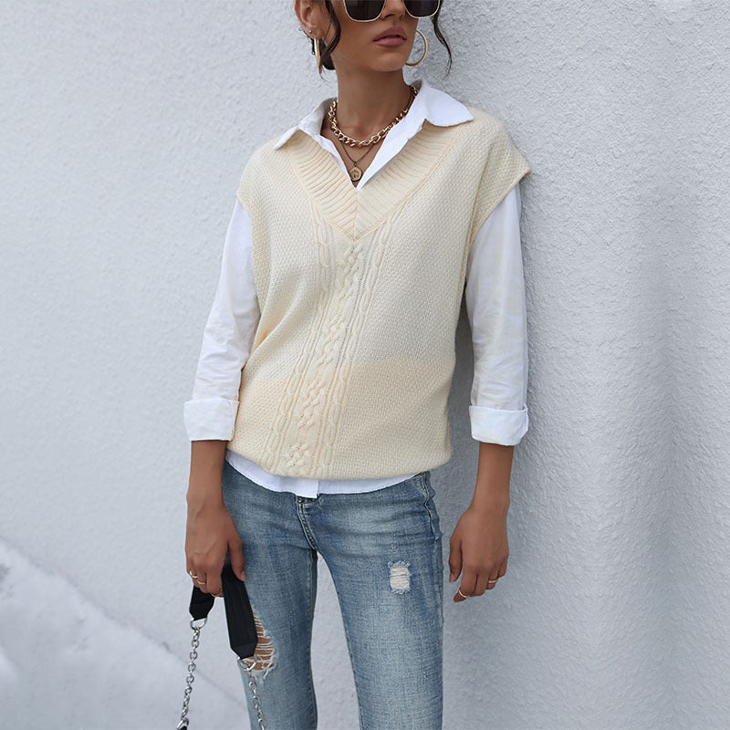 Loose-Fit Cable Knit Sweater Vest with V-Neck