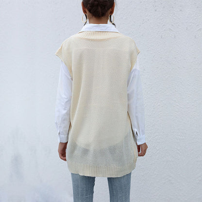 Loose-Fit Cable Knit Sweater Vest with V-Neck