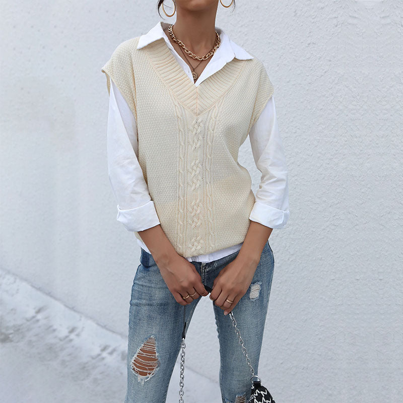 Loose-Fit Cable Knit Sweater Vest with V-Neck