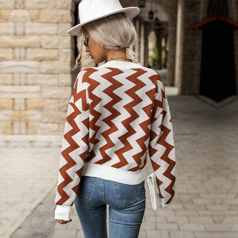 Wave Pattern Knit Pullover with Crewneck and Long Sleeves