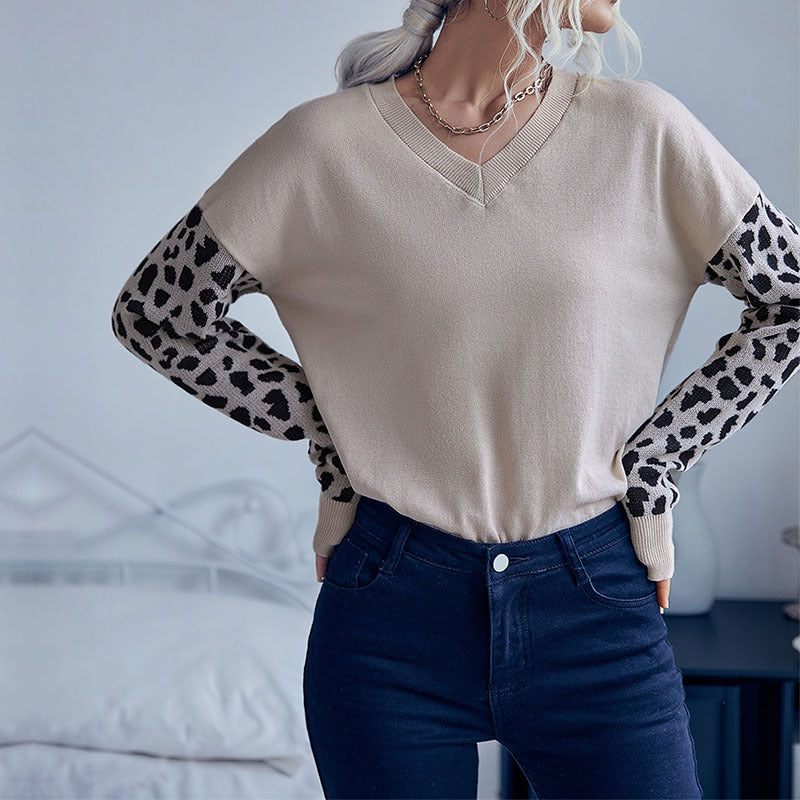 Leopard Print Pullover Sweater with V-Neck and Contrast Sleeves