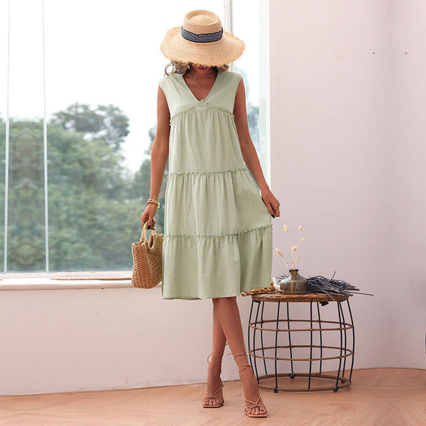Tiered A-Line Midi Dress with V-Neck and Sleeveless Design