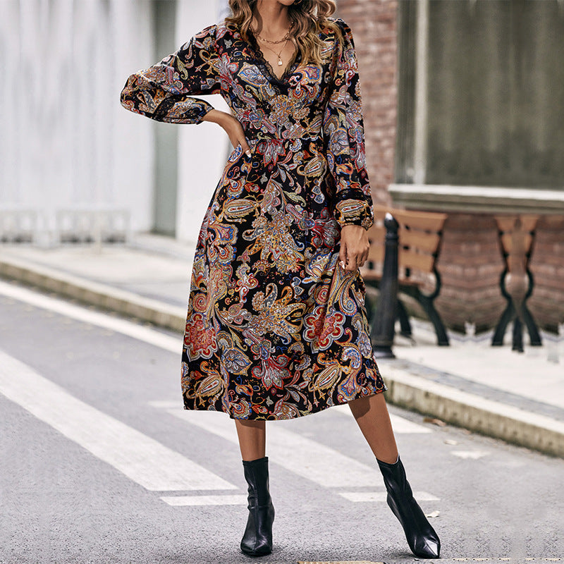 Paisley Print Midi Dress with V-Neck and Lace Trim