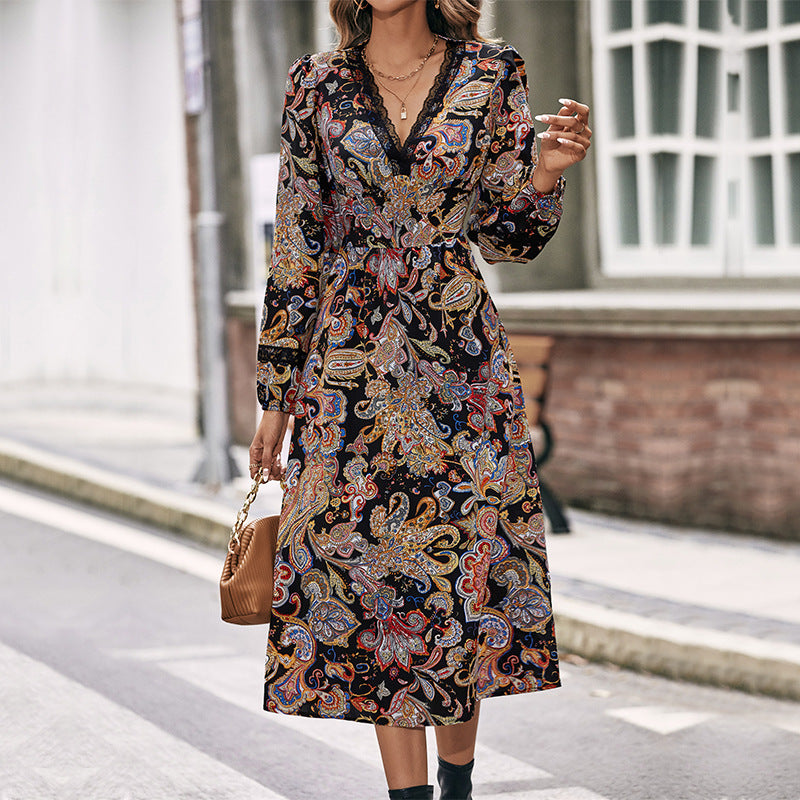 Paisley Print Midi Dress with V-Neck and Lace Trim