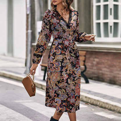 Paisley Print Midi Dress with V-Neck and Lace Trim