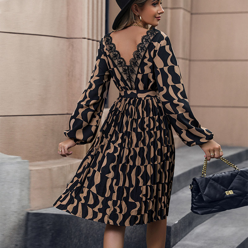 Geometric Print Pleated Dress with V-Neck and Tie Waist