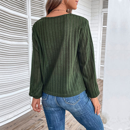 Ribbed Pullover Top with Button V-Neck and Knot Hem