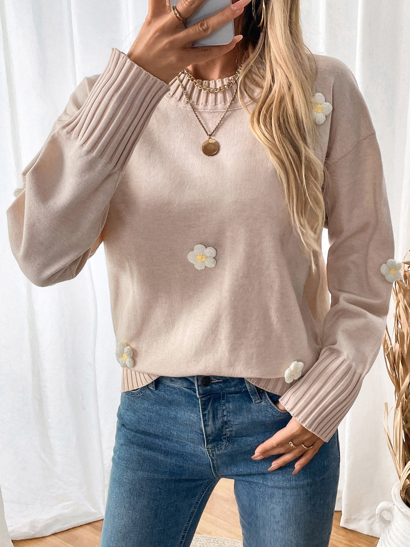 Loose Fit Crew Neck Sweater with Floral Appliqués