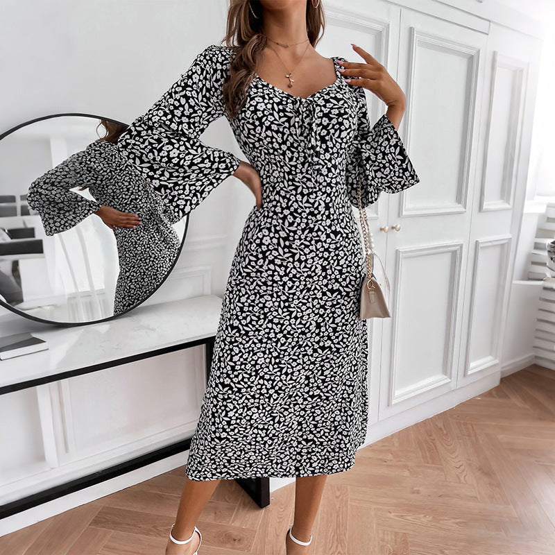 Floral Print Bodycon Midi Dress with Square Neck and Flared Sleeves