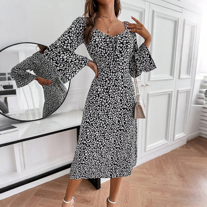 Floral Print Bodycon Midi Dress with Square Neck and Flared Sleeves