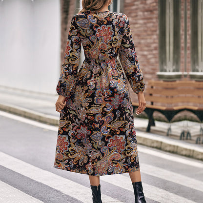 Paisley Print Midi Dress with V-Neck and Side Slit