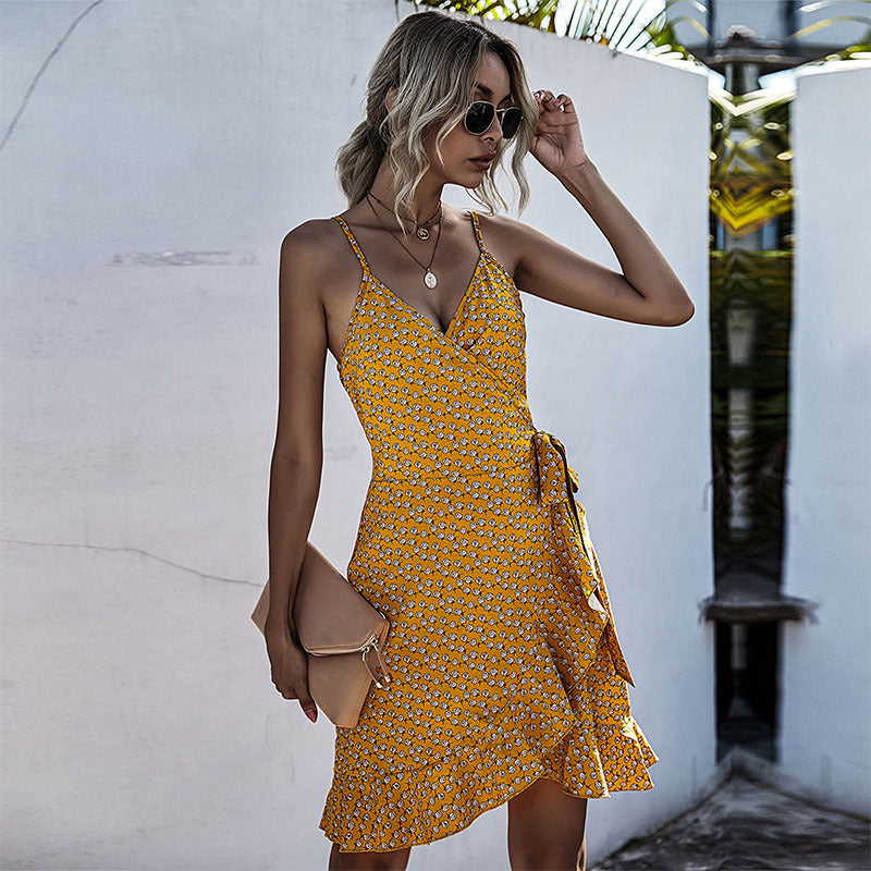 Floral Print Wrap Dress with V-Neck and Ruffled Hem