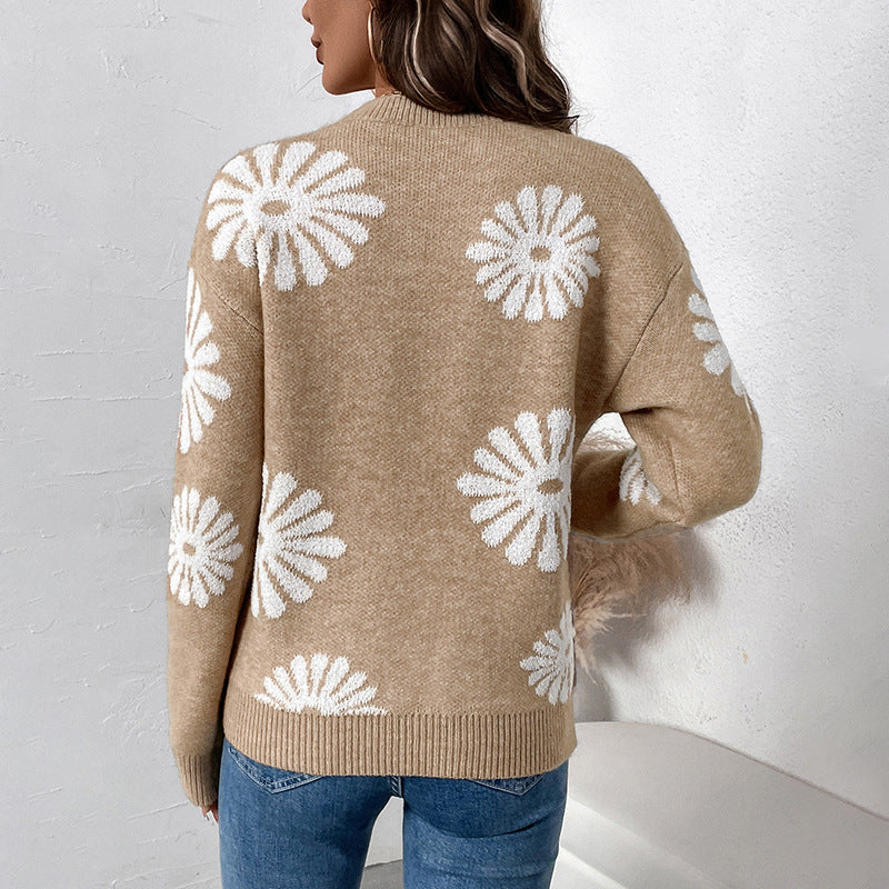 Daisy Jacquard Knit Sweater with Round Neck