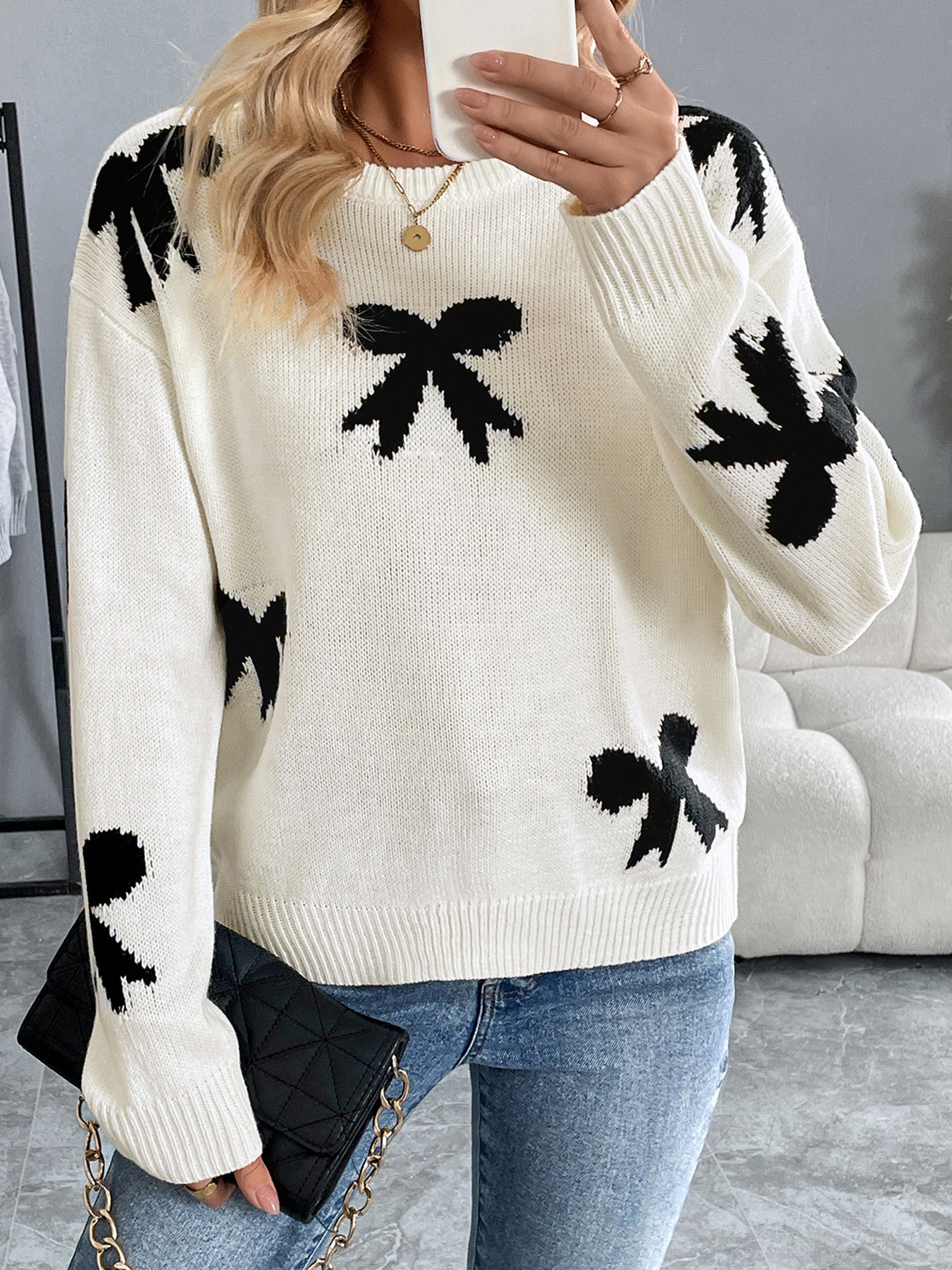 Loose Bow Jacquard Sweater with Round Neck