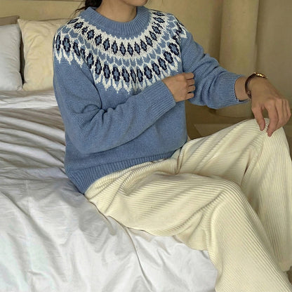 Fair Isle Pullover Sweater with Round Neck and Long Sleeves