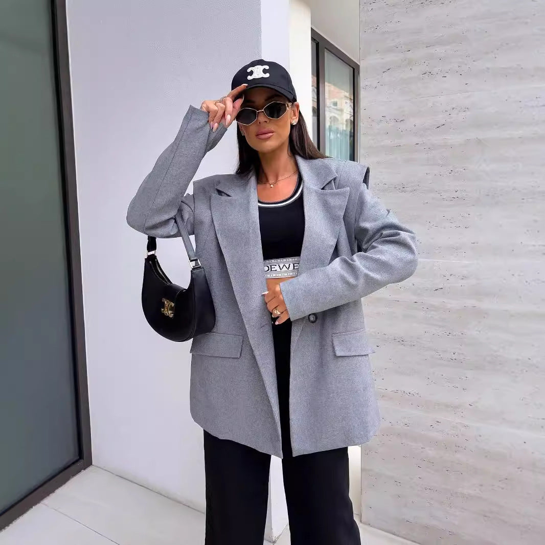 Oversized Blazer with Structured Shoulders and Lapel