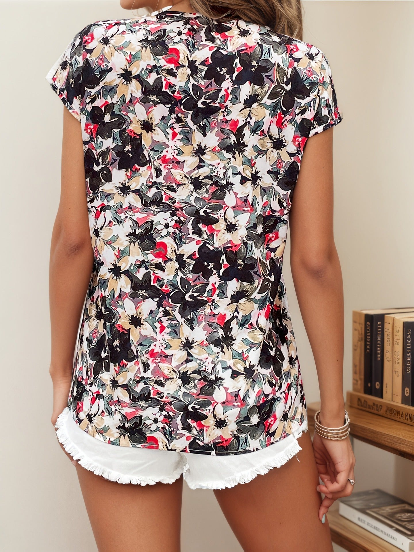 Tropical Floral Print Pullover Top with V-Neck and Short Sleeves