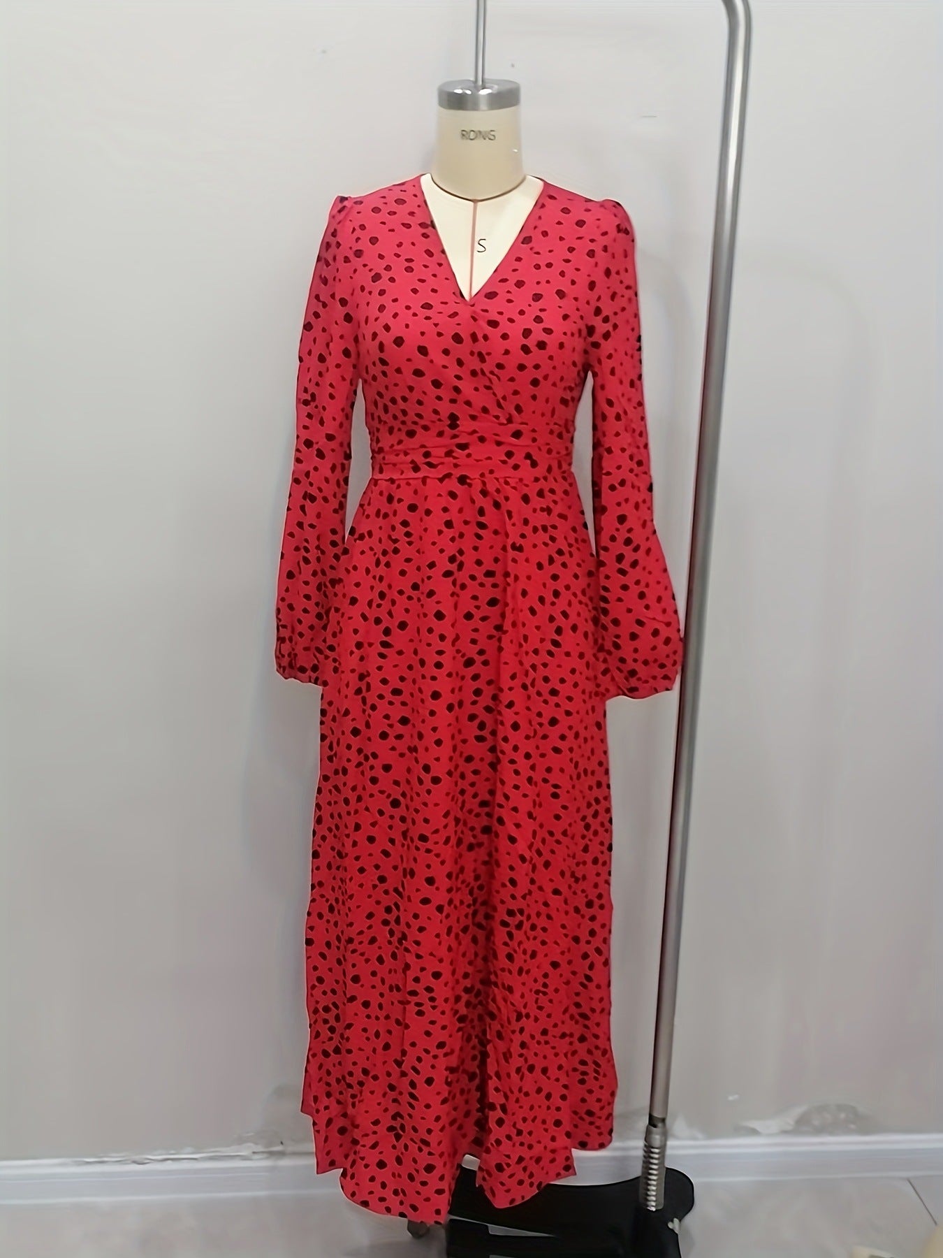 Spot Print Maxi Dress with V-Neck and Puff Sleeves
