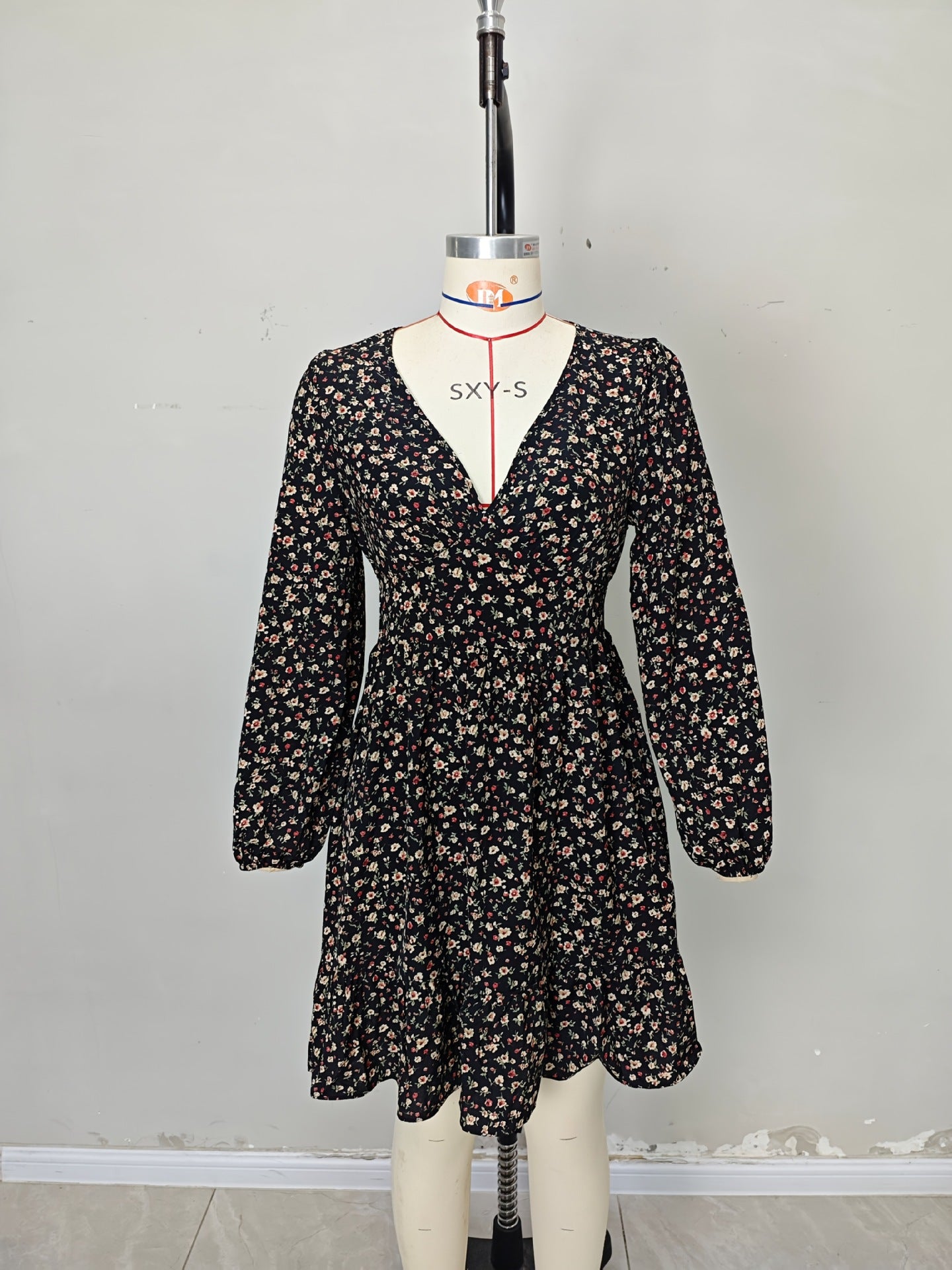 Floral Mini Dress with High Waist, V-Neck, and Lantern Sleeves