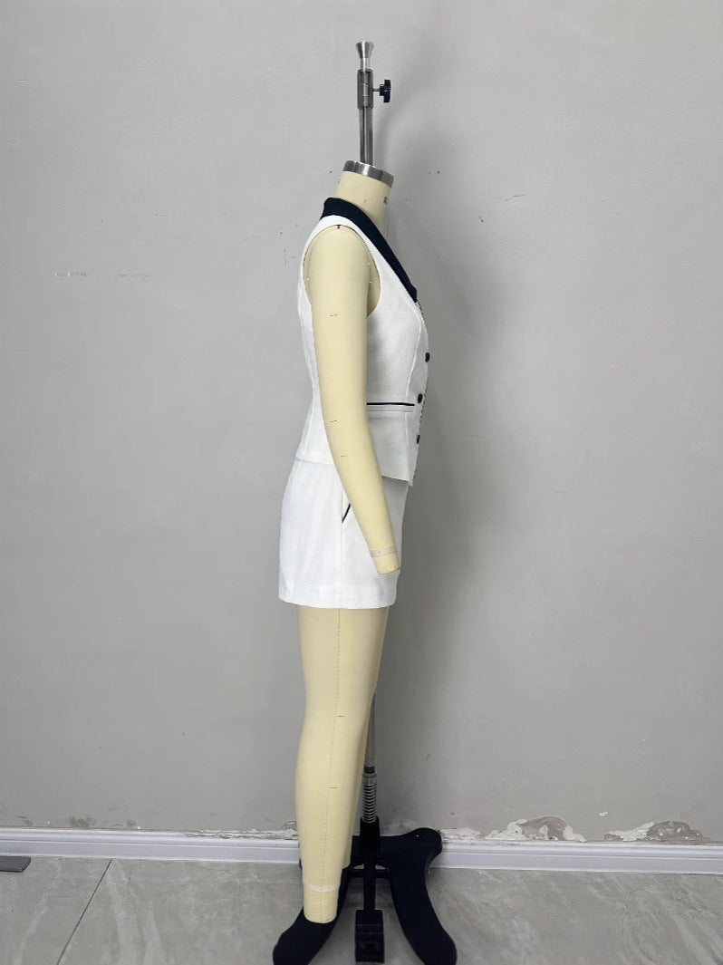 Contrast Vest and Shorts Set with Contrast Collar and Piped Trim