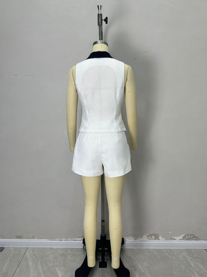 Contrast Vest and Shorts Set with Contrast Collar and Piped Trim