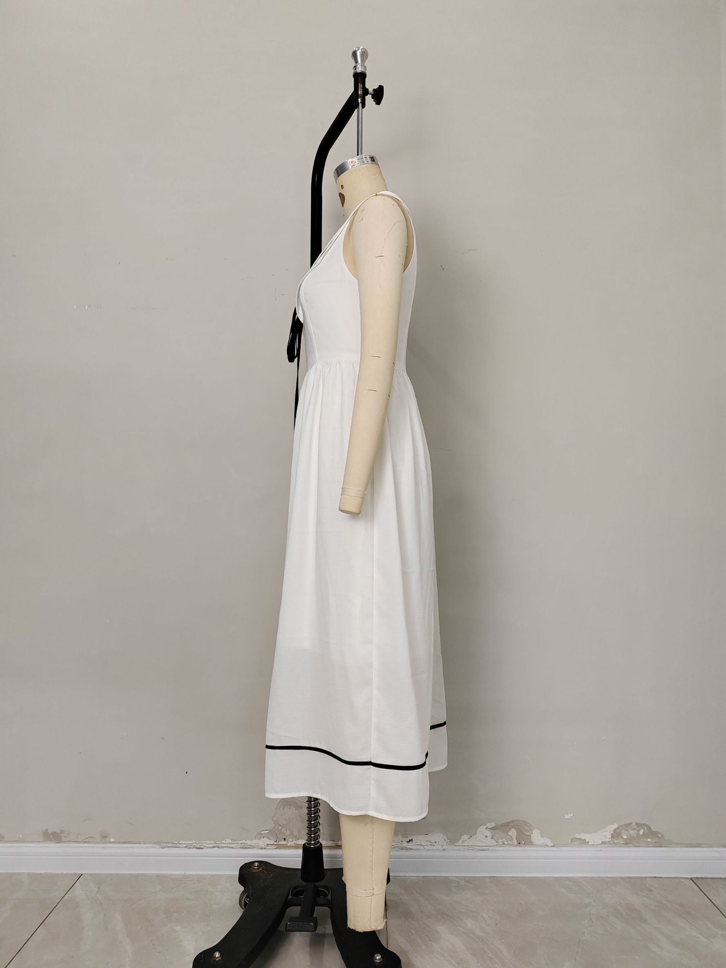 Sleeveless A-Line Midi Dress with Navy Collar