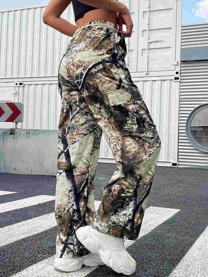 Camouflage Straight-Leg Cargo Pants with High Elastic Waist