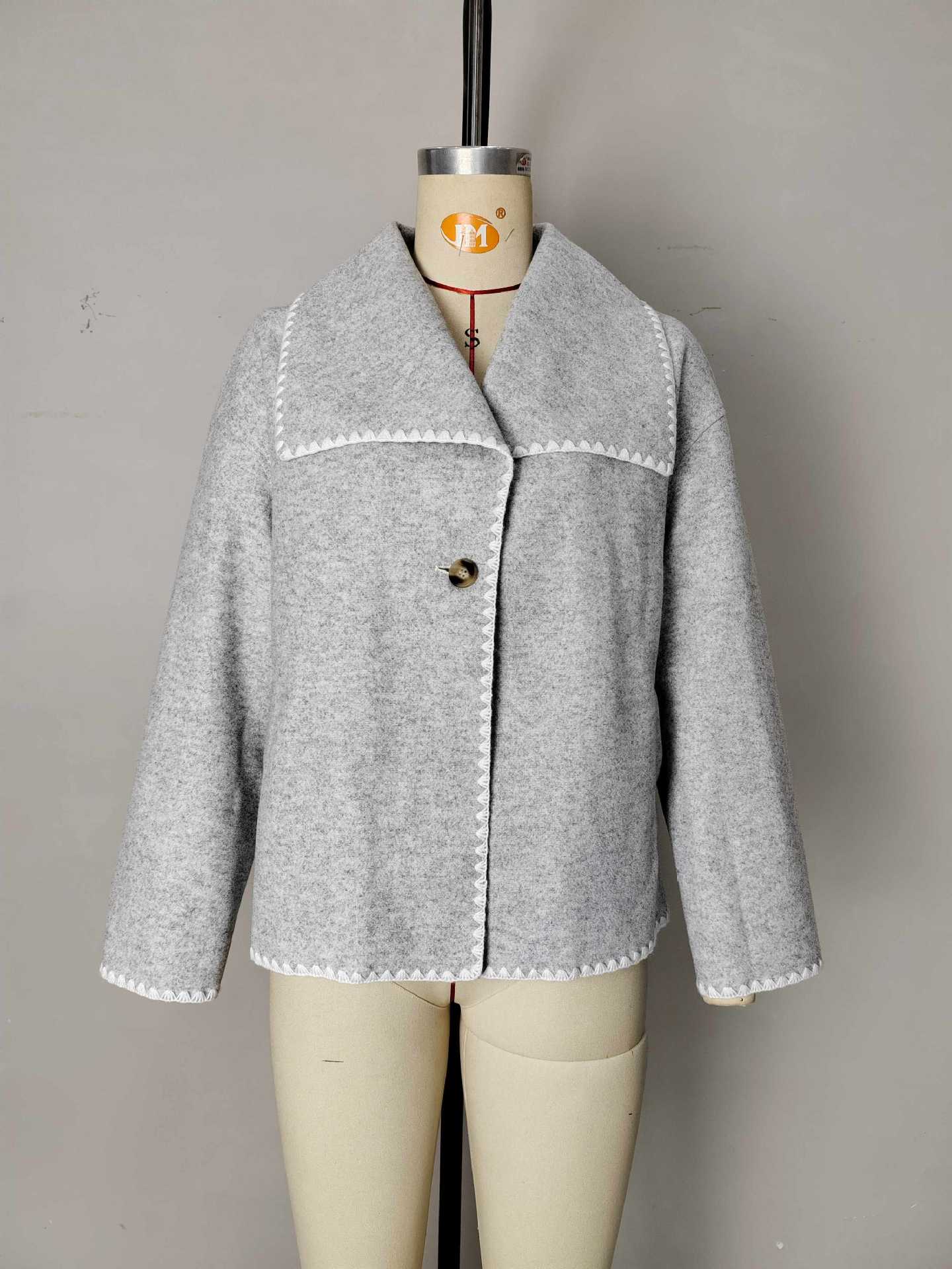 Light Gray Short Jacket with Wide Lapel and Scalloped Trim