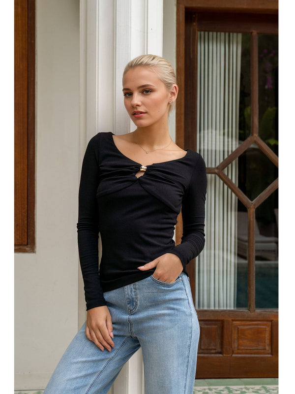 Fitted Long-Sleeve Knit Top with V-Neck and Ring Detail