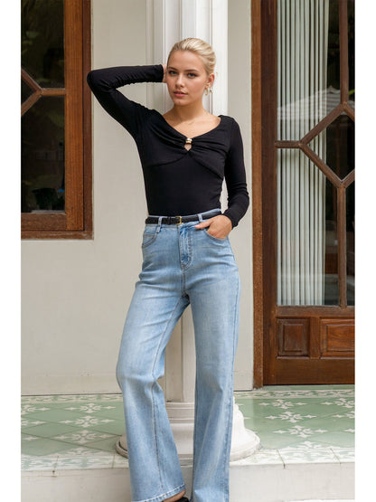 Fitted Long-Sleeve Knit Top with V-Neck and Ring Detail