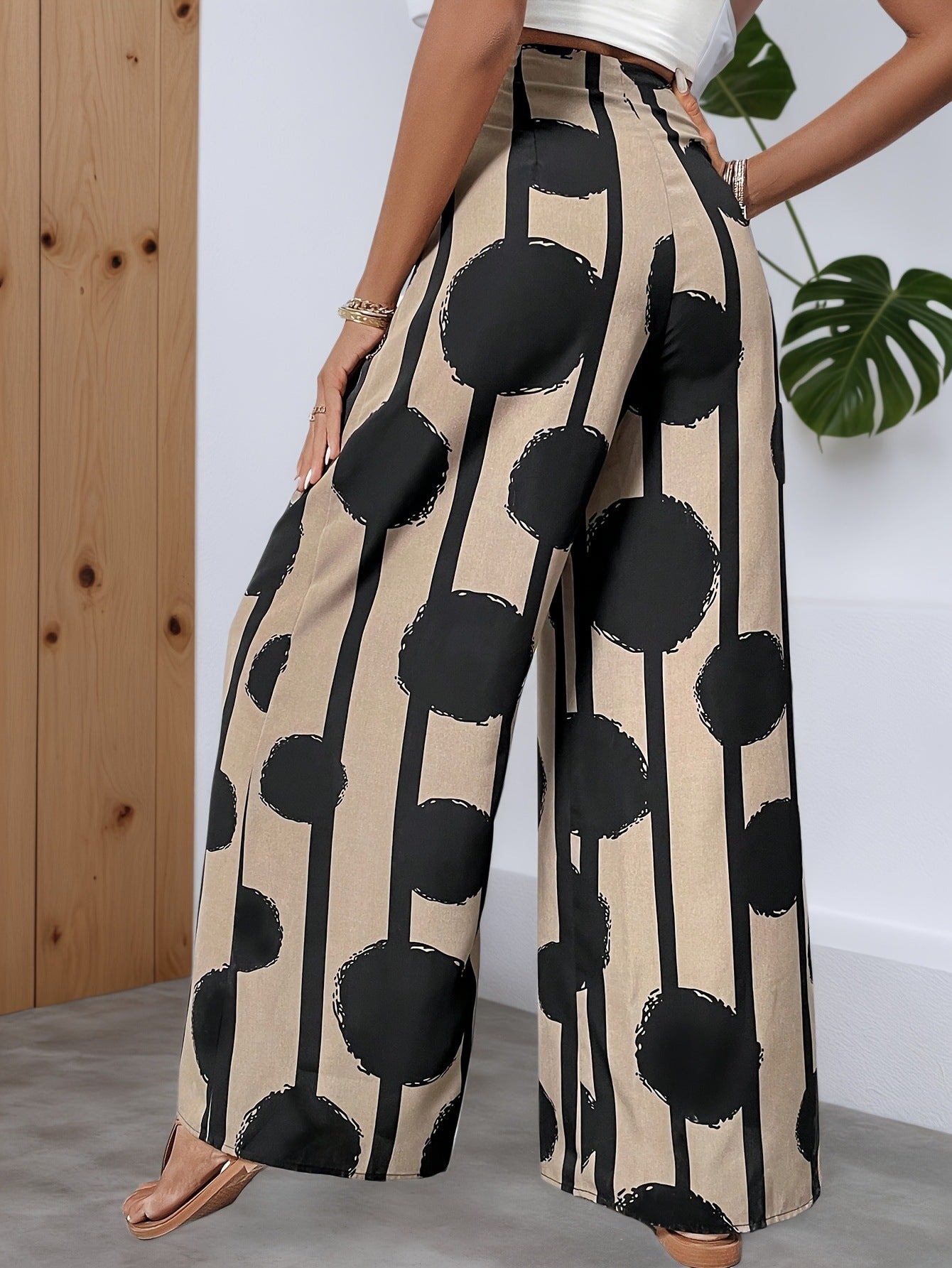 High-Waist Wide-Leg Pants in Circle and Stripe Print