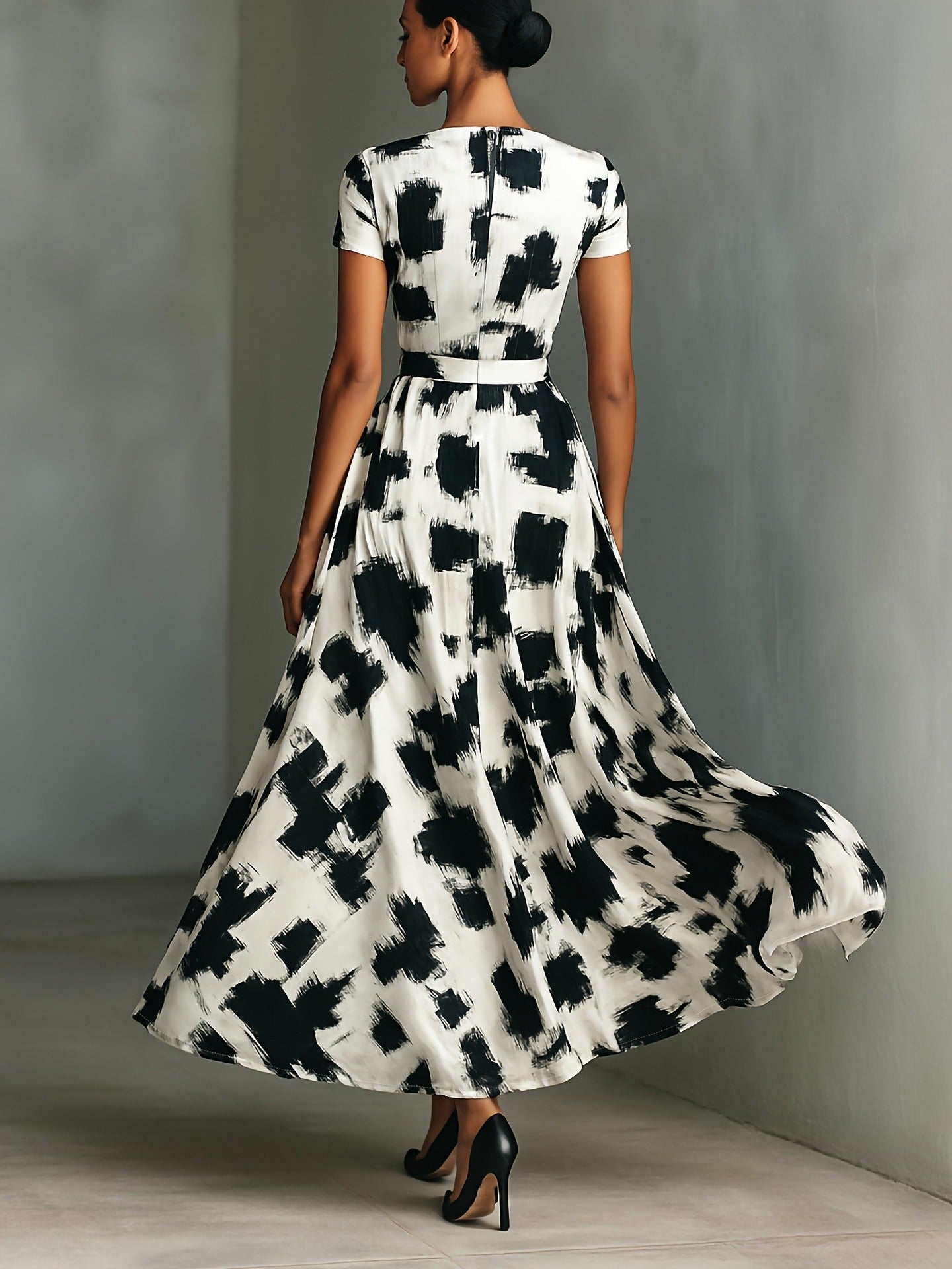 Abstract Brushstroke Print Swing Dress with High Waist