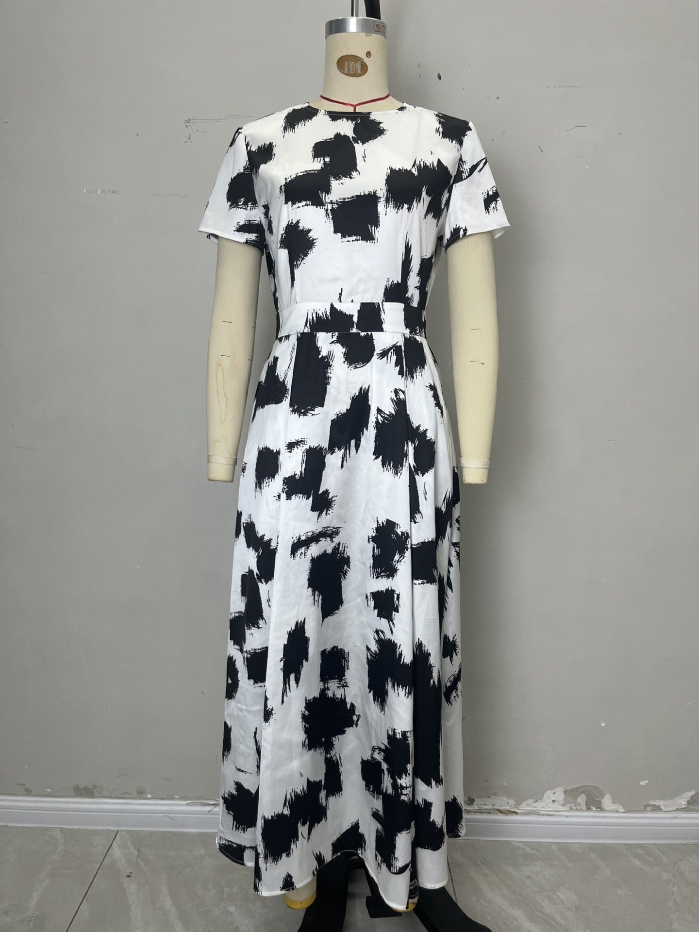 Abstract Brushstroke Print Swing Dress with High Waist