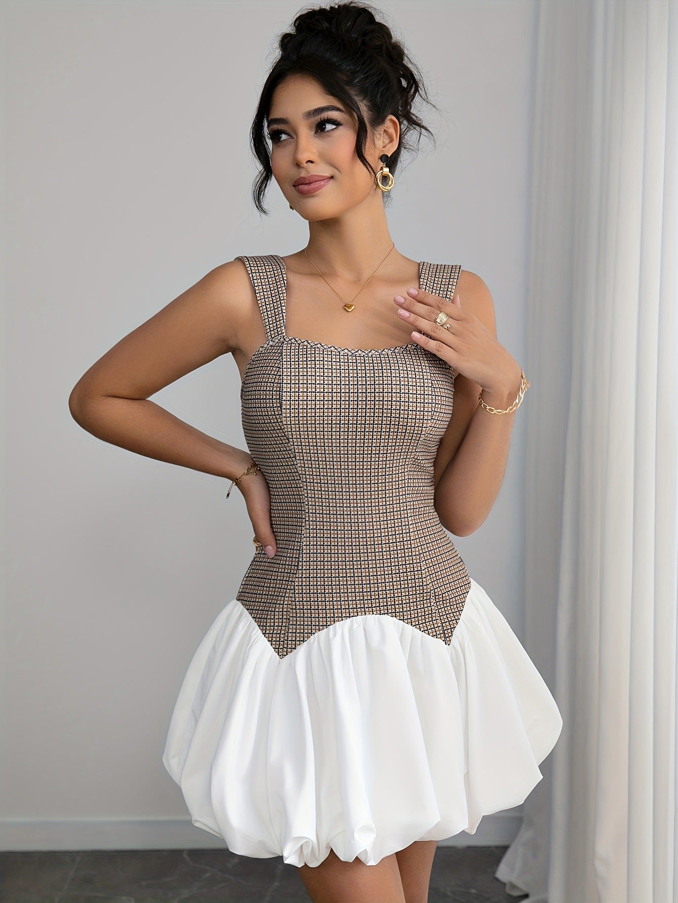 Sleeveless Contrast Houndstooth Mini Dress with Bubble Skirt