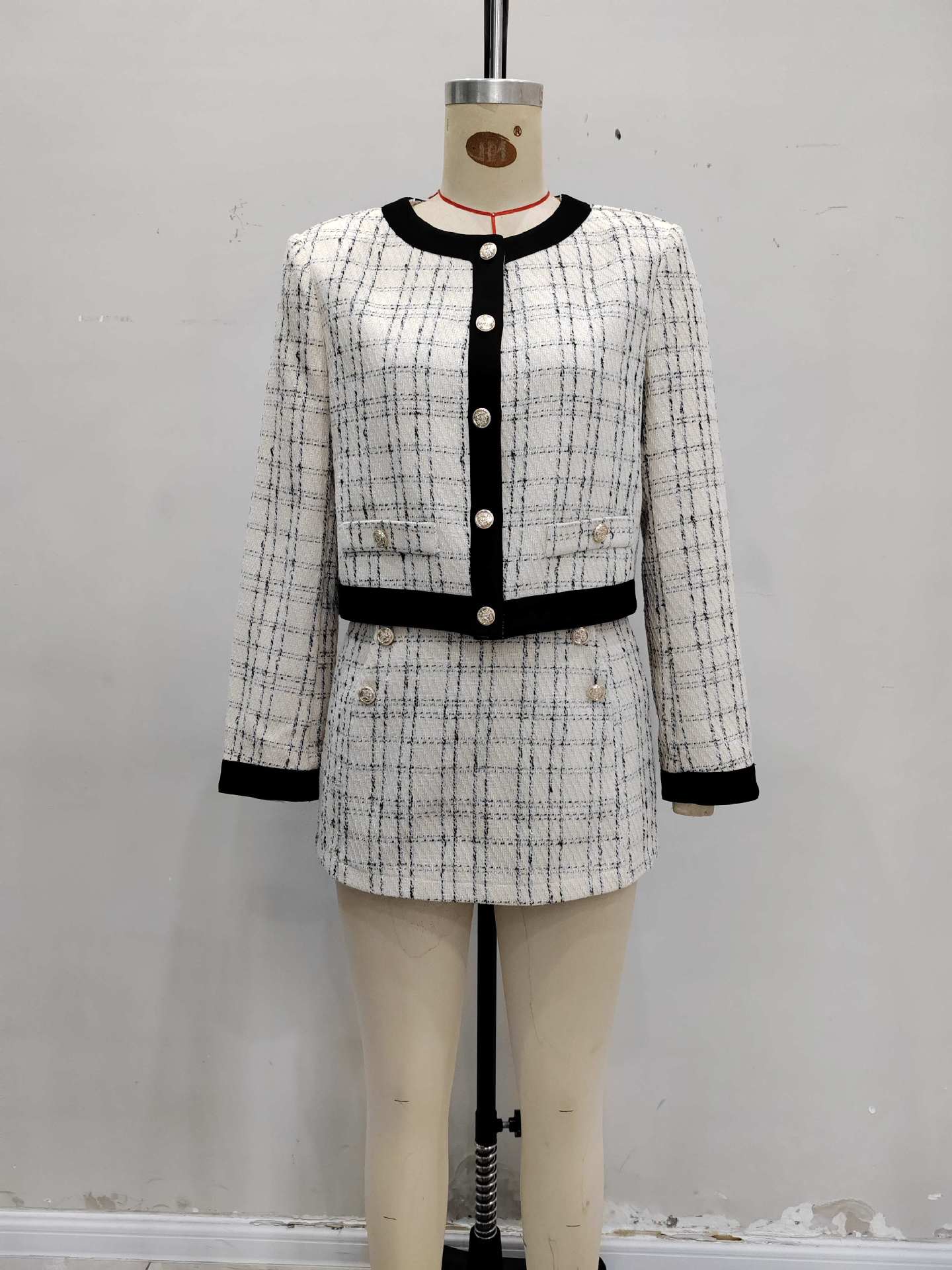 Tweed Plaid Cropped Jacket & Shorts Set with Contrast Trim