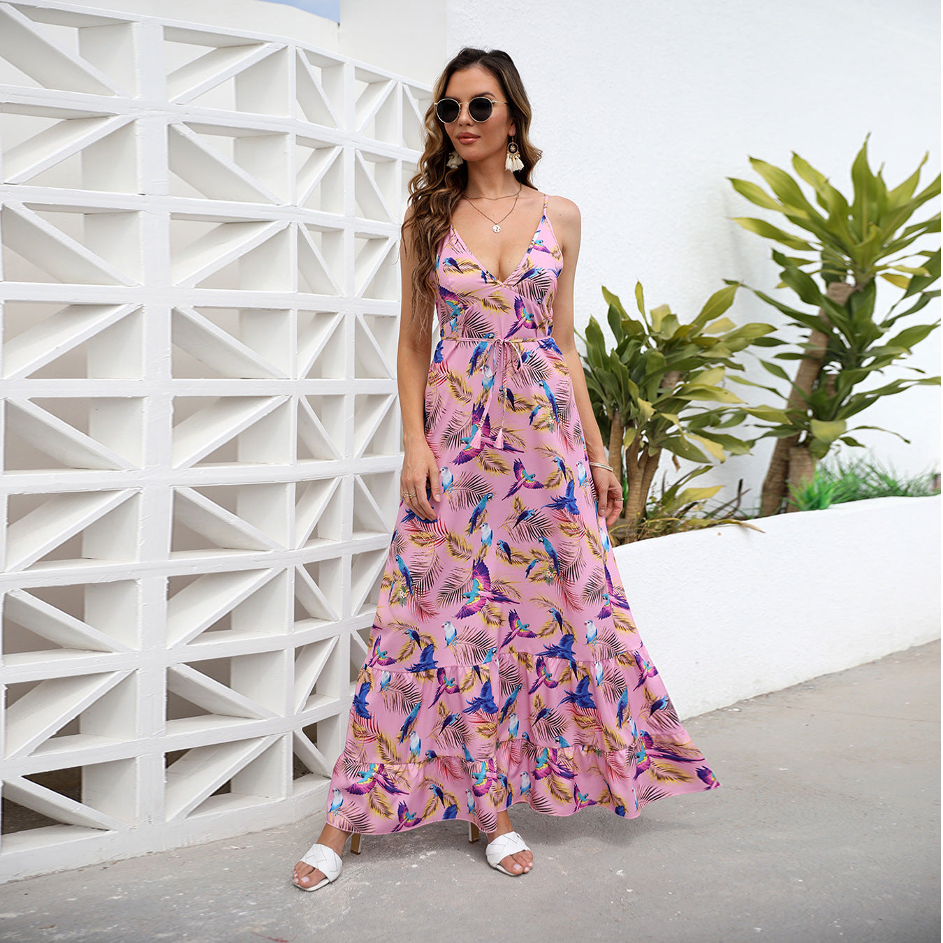 Tropical Print Maxi Dress with V-Neck and Open Back