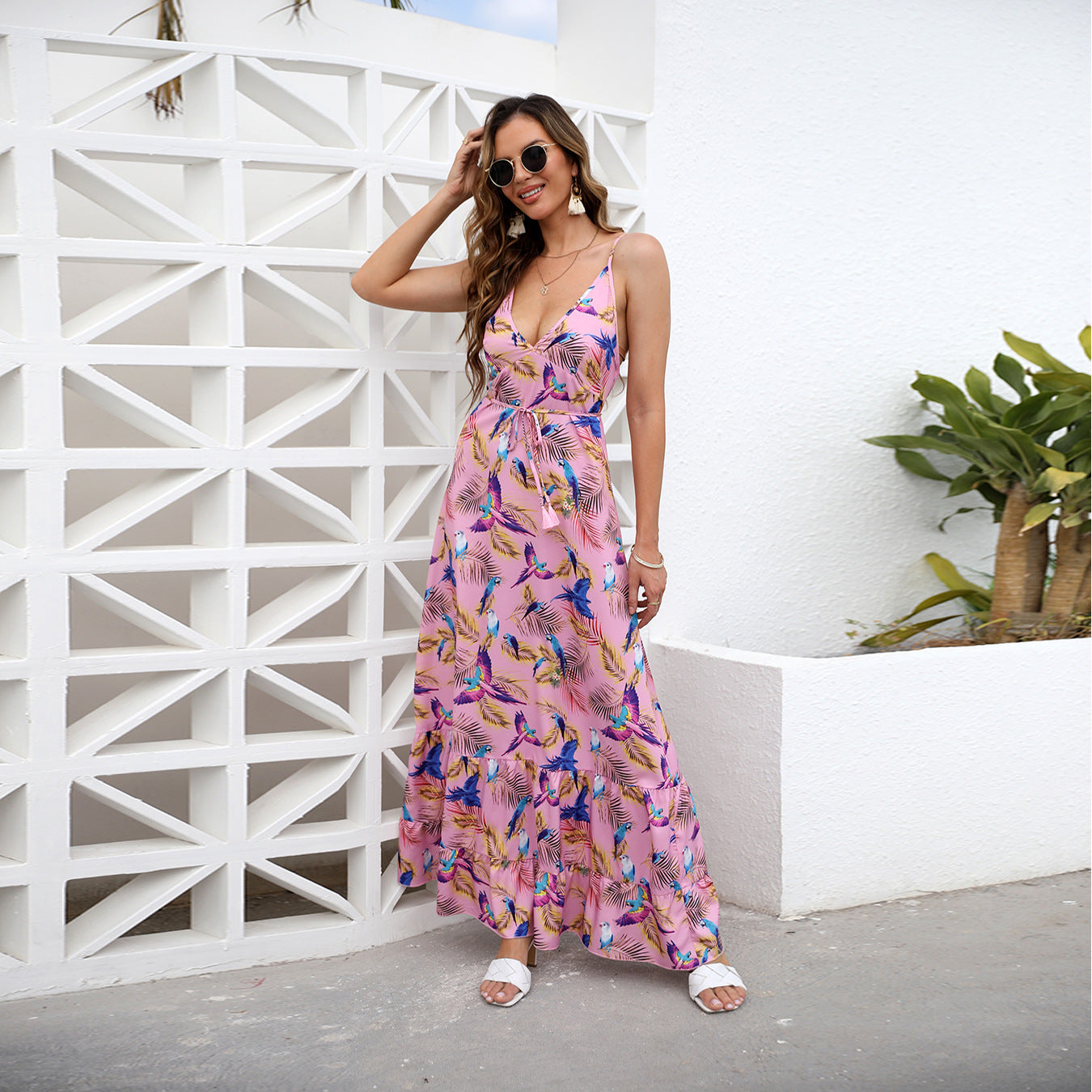 Tropical Print Maxi Dress with V-Neck and Open Back