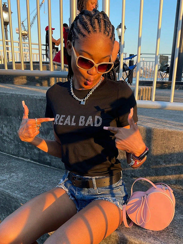 Diamond Letter Cropped T-Shirt with Round Neck