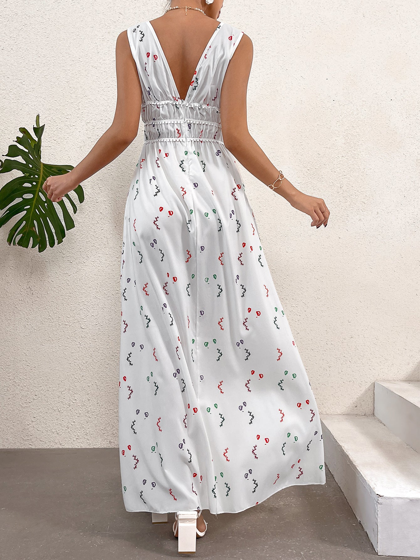 Abstract Print Maxi Dress with V-Neck and Ruched Waist