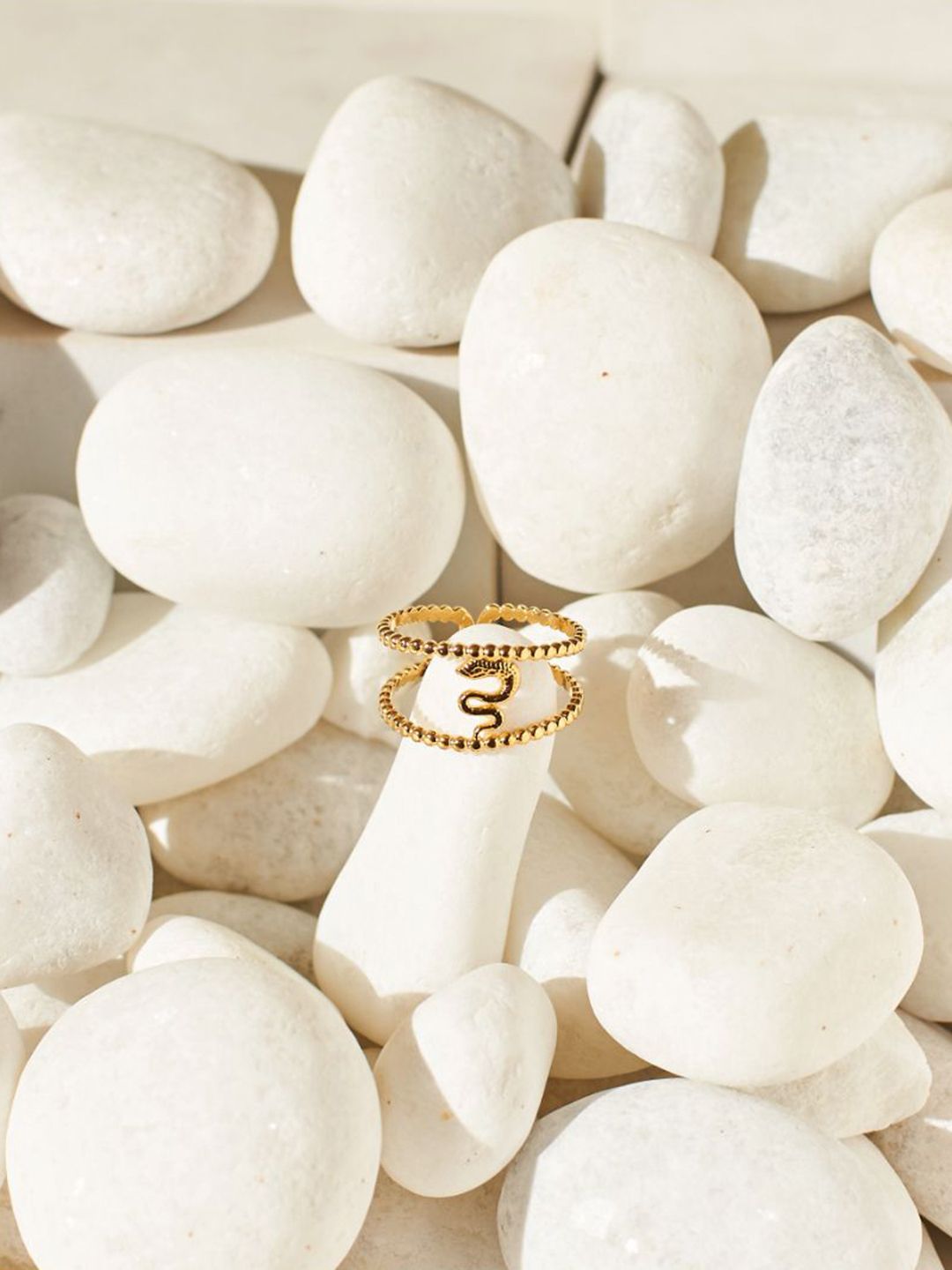 SALTY Women Cobra Coil Finger Ring