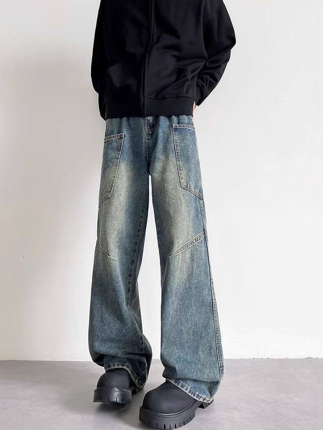 Men's Wide Leg Mid-Rise Medium Shade Jeans