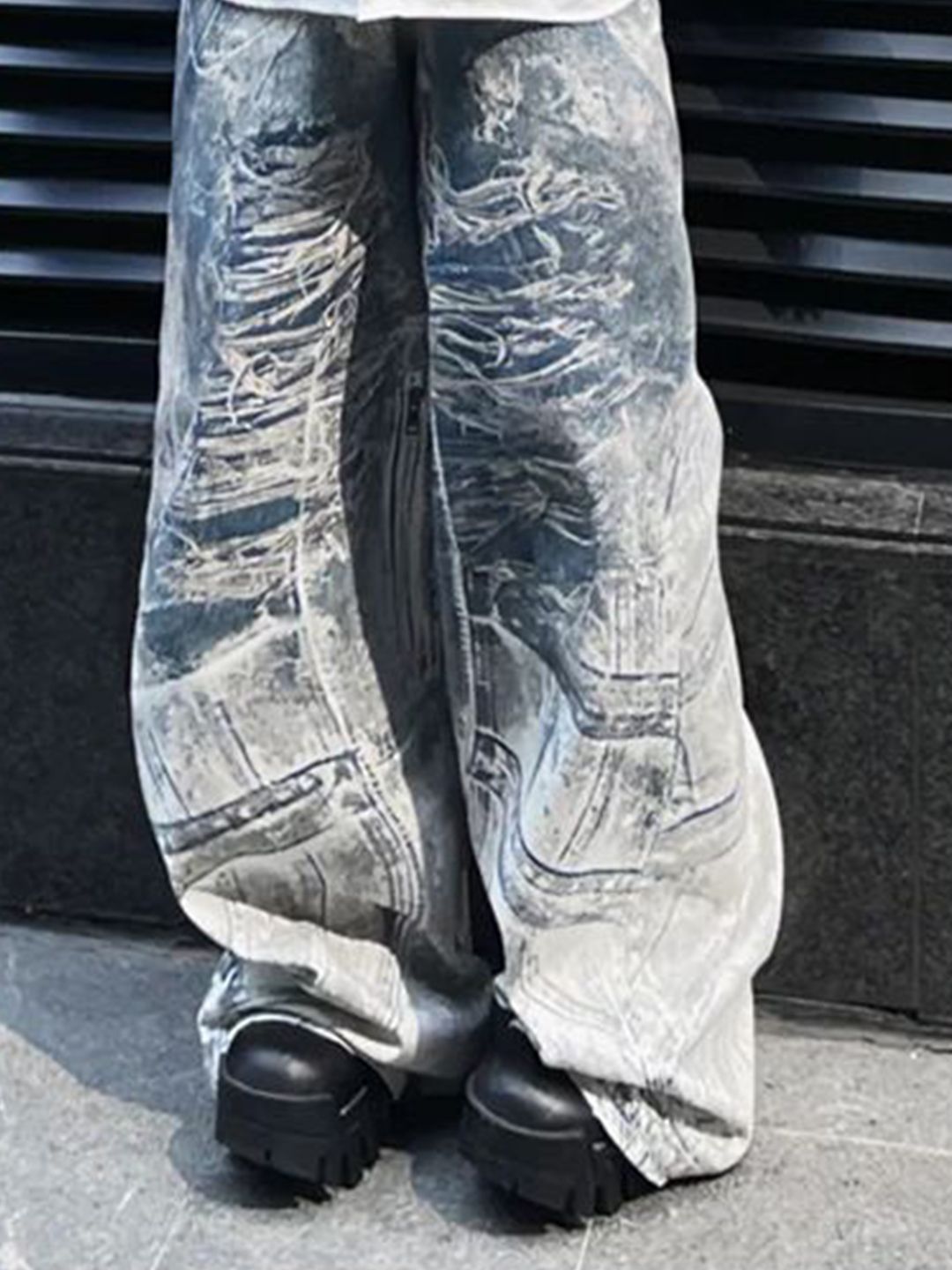 Men Wide Leg Mid-Rise Light Fade Printed Jeans