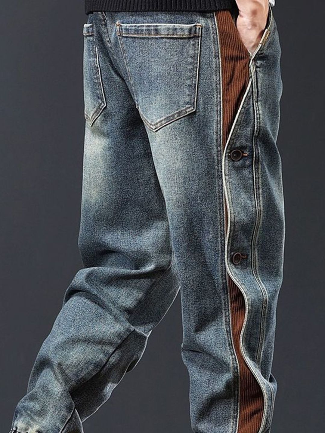 Men Jogger Fit Mid-Rise Light Fade Non Stretchable Jeans
