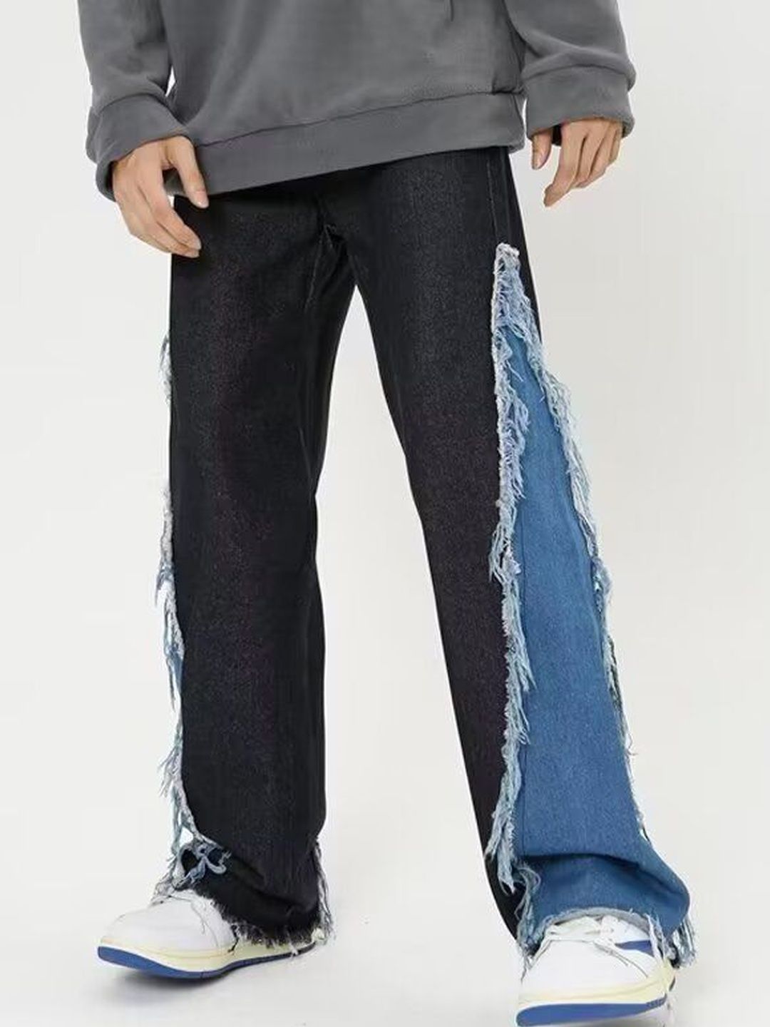 Men Relaxed Fit Mid-Rise Light Fade Colourblocked Jeans