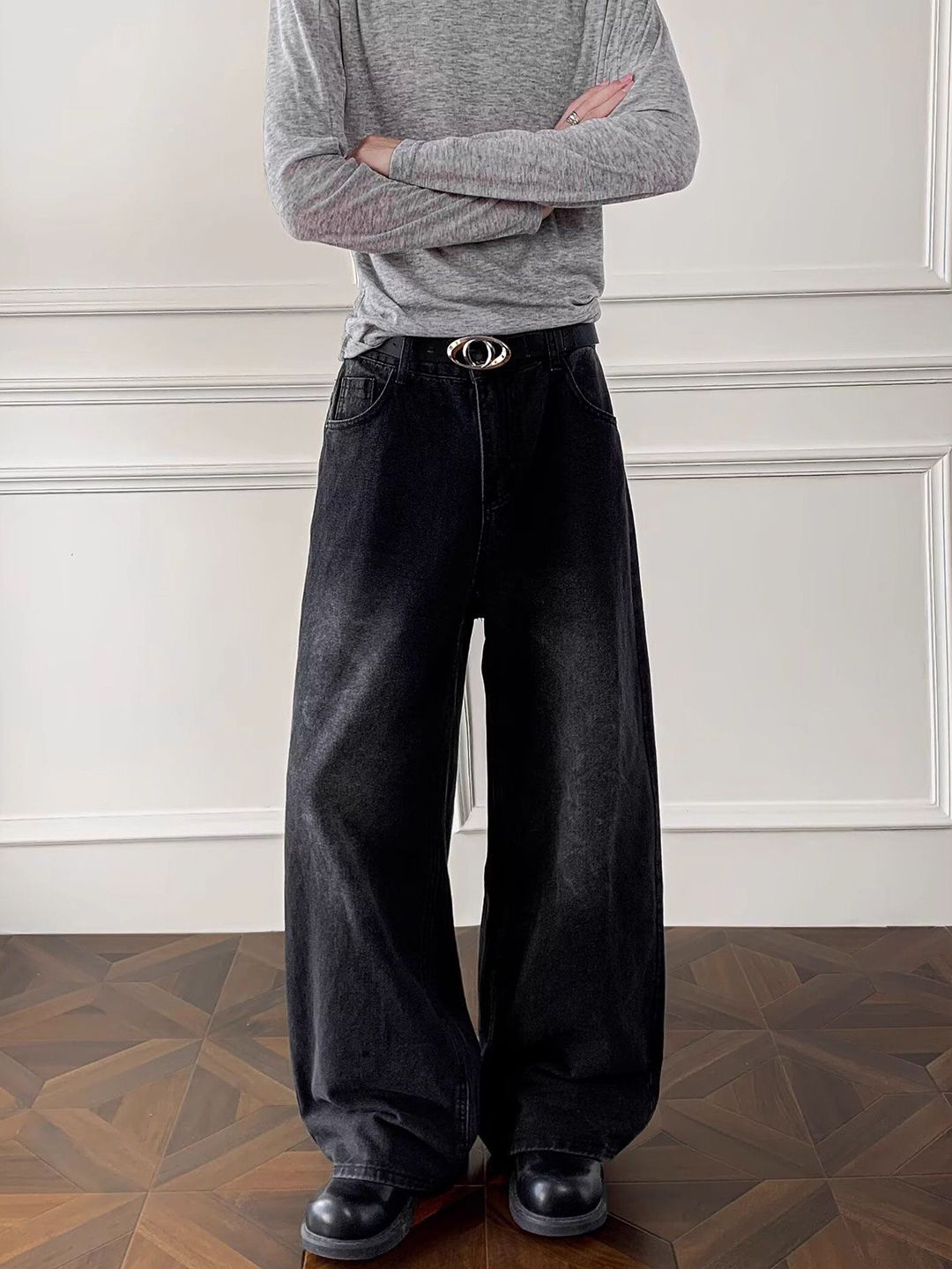 Men Relaxed Fit Mid-Rise Light Fade Jeans