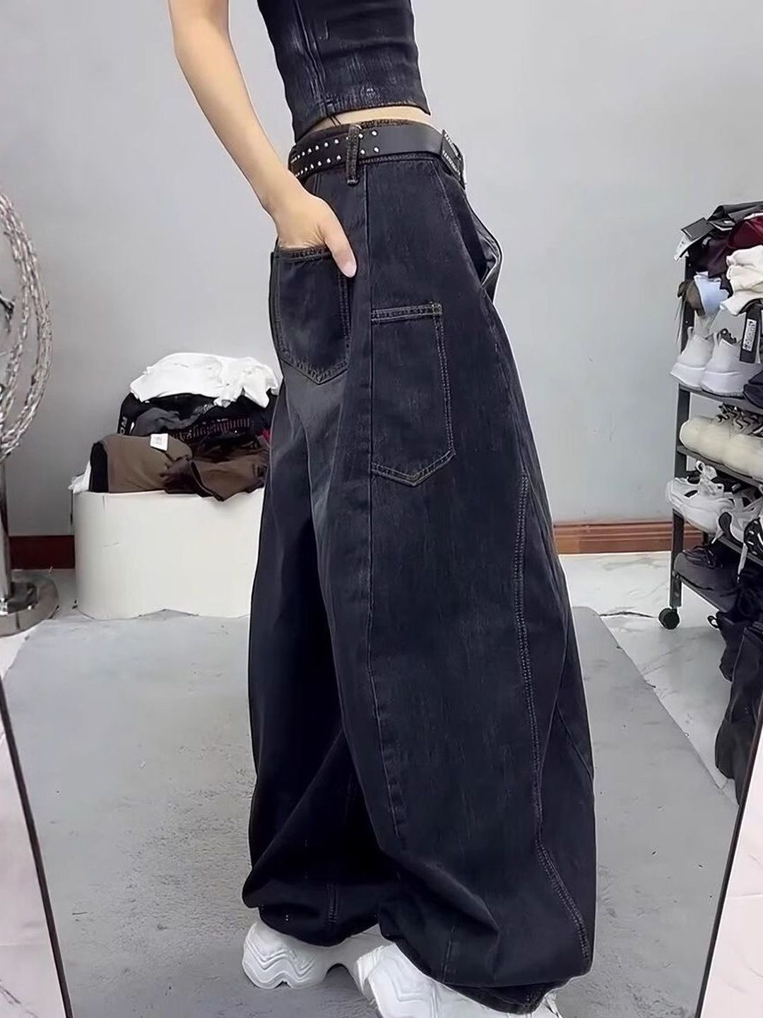 Women Wide Leg Mid-Rise Light Fade Jeans
