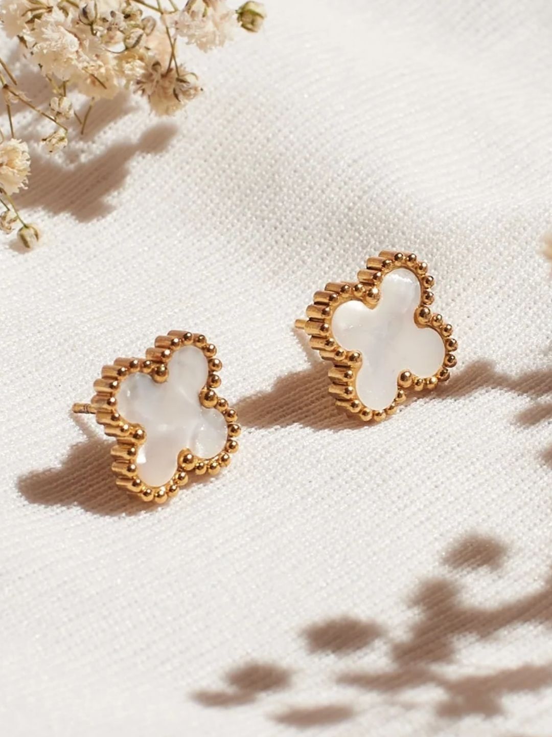 SALTY Pack of 2 Women Champagne Wishes Studs