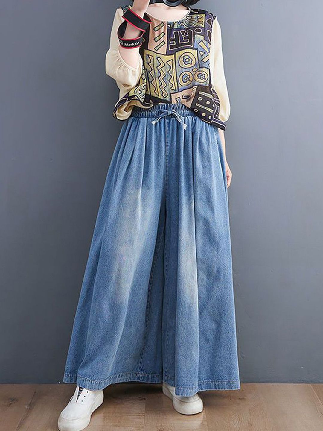 Women Flared Cotton Light Fade Jeans
