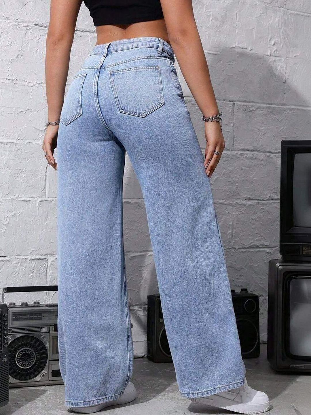 Women Classic Wide Leg High-Rise Light Fade Stretchable Jeans